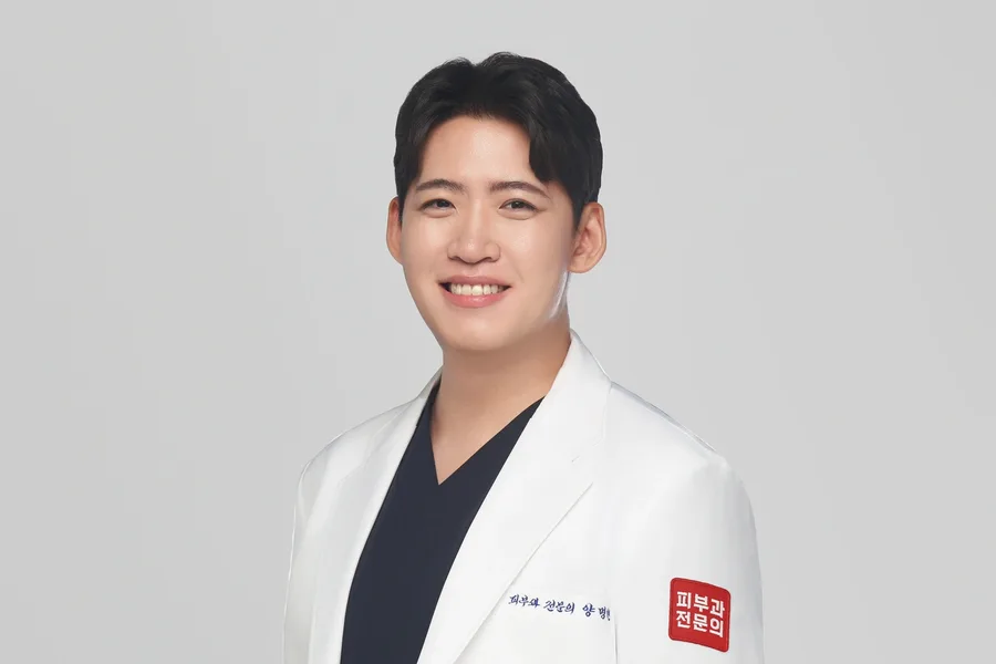 Doctor consultation at Obliv Clinic